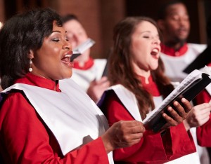 A photo of Praeclara mezzo-soprano Satia Spencer singing with soprano Shea Williamson